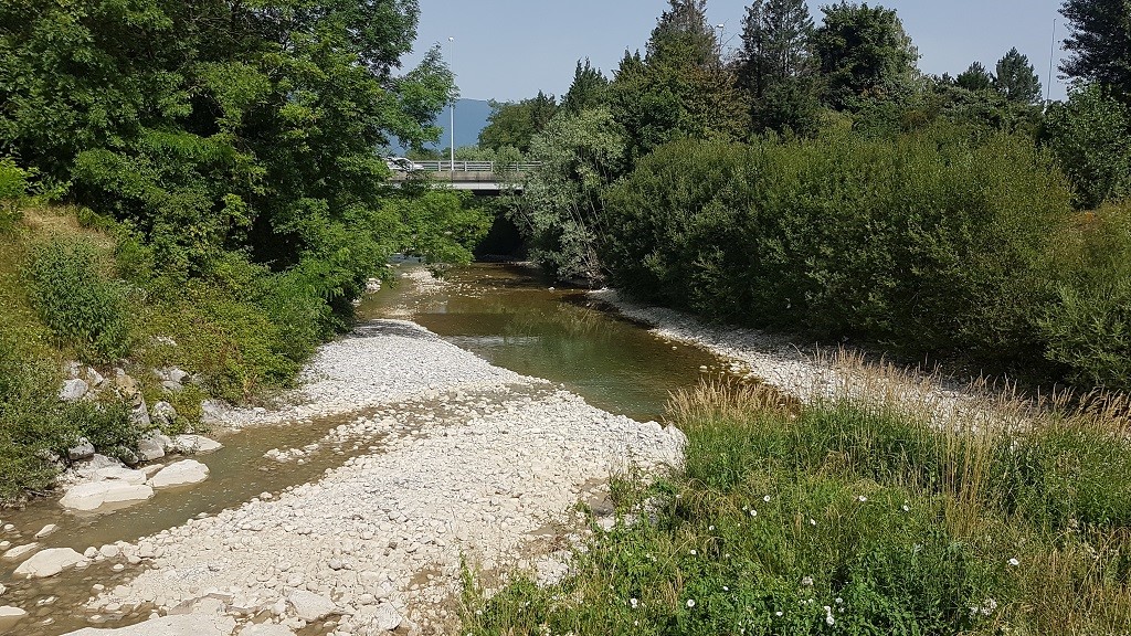 La confluence Leysse-Hyères le 22 juin 2022