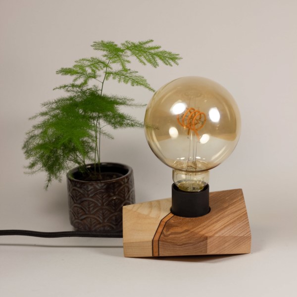 Petite lampe en bois
