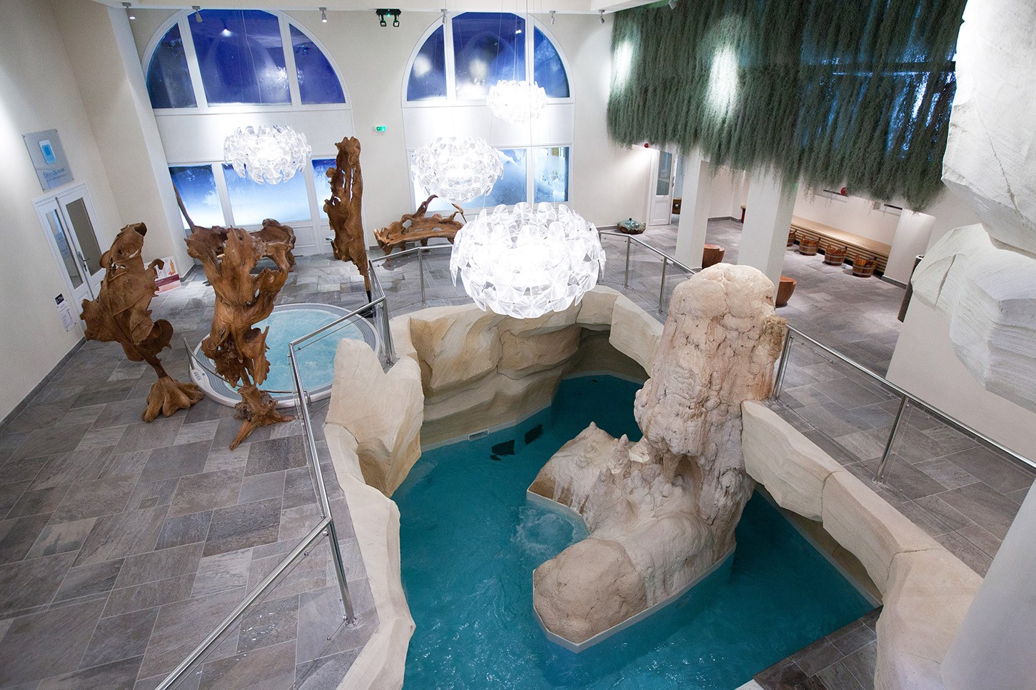 spa deep nature wellness relaxation sauna jacuzzi french alps holidays