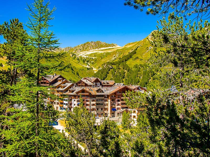 Arc 1950 booking luxury stay in les Arc mountain ski