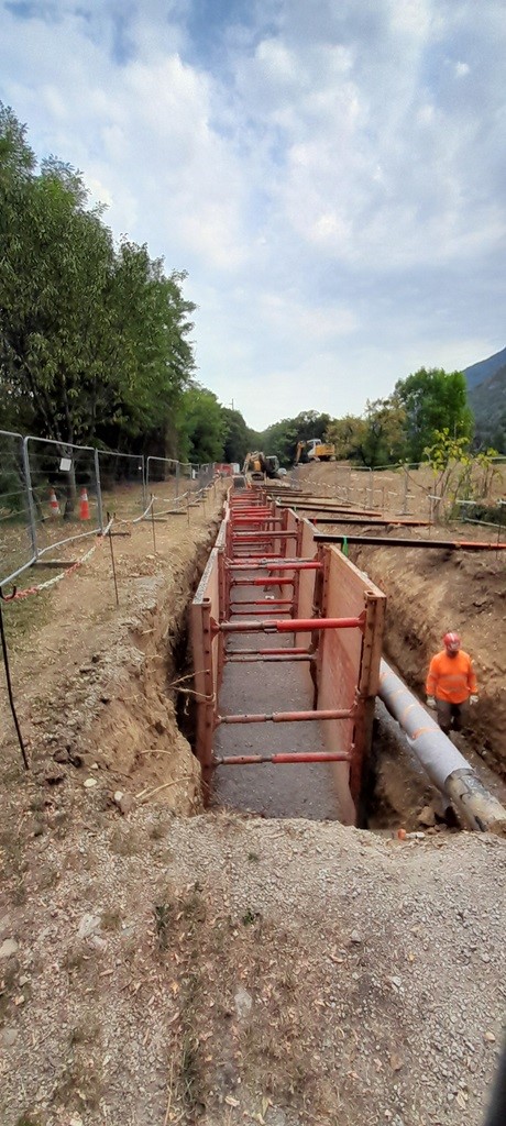 Déviation du pipeline qui croise le nouveau lit du Nant Petchi